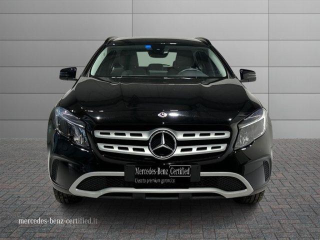 MERCEDES-BENZ GLA 180 Business Navi