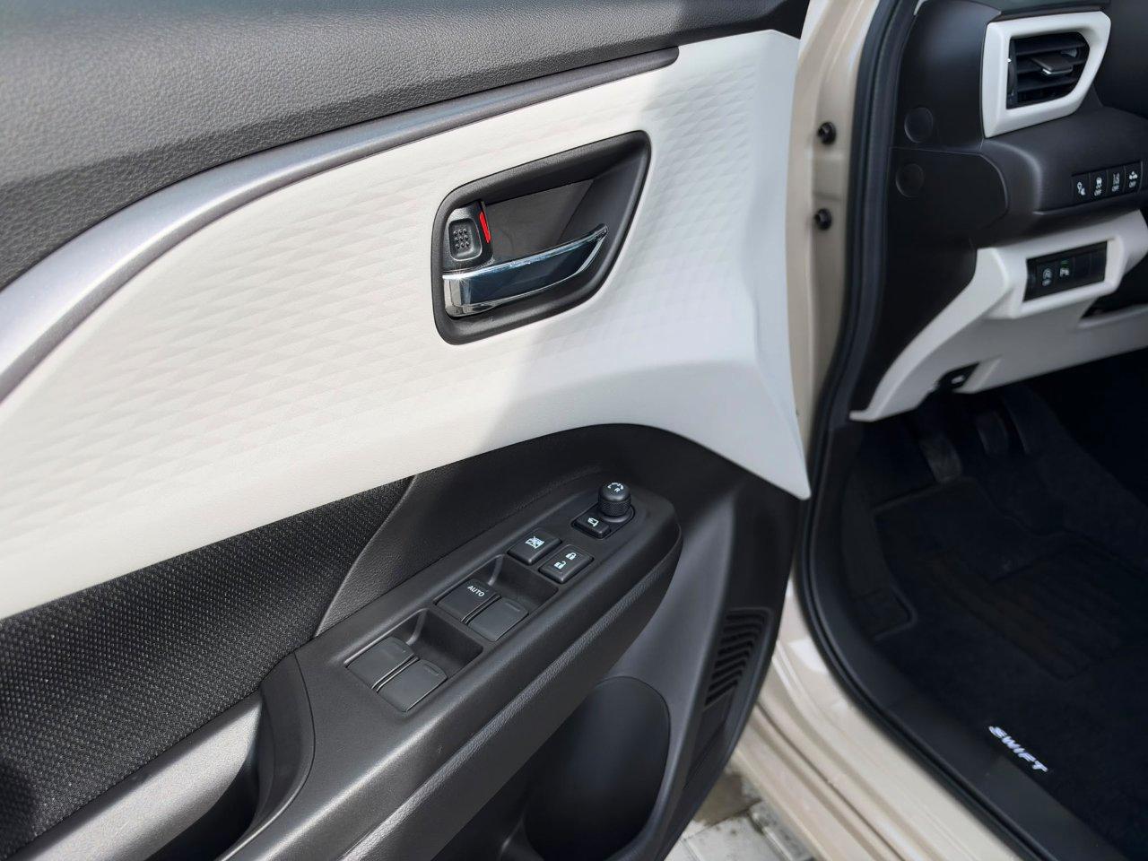Suzuki Swift 1.2 Hybrid Top