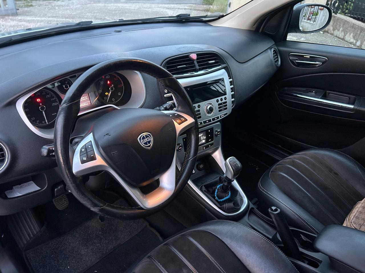 Lancia Delta 1.6 MJT DPF 105 CV Silver