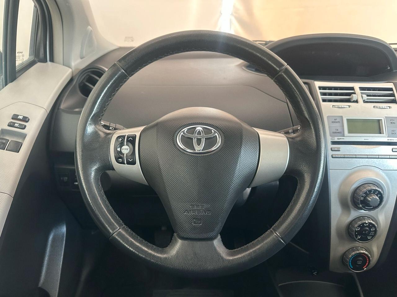 Toyota Yaris 1.3 5 porte Sol