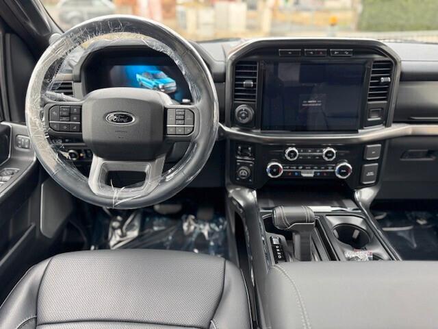 Ford F 150 LARIAT 5.0L V8 4x4 SUPERCREW - BLACK ROCK