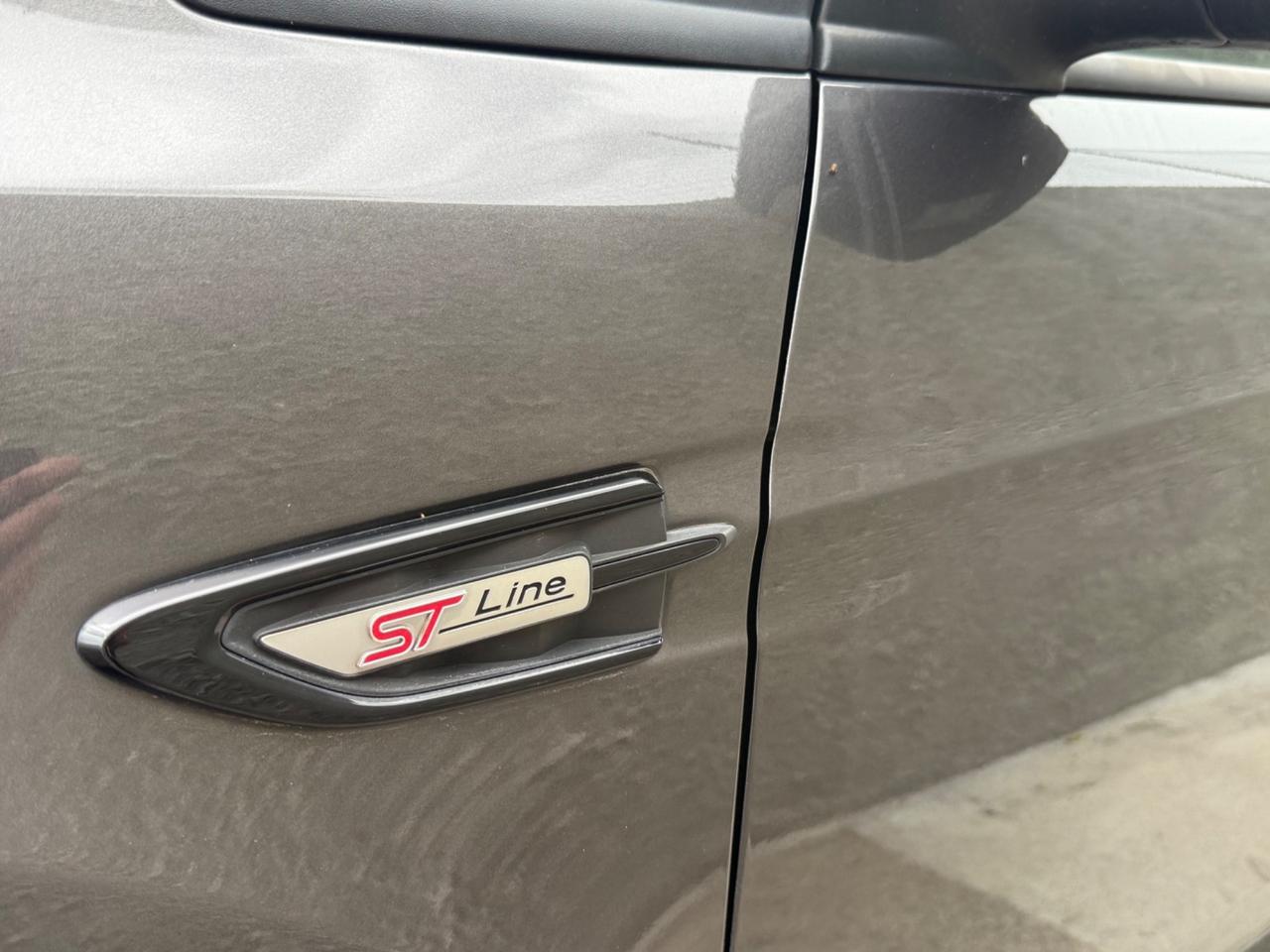 Ford Kuga 2.0 TDCI 150 CV 2WD ST-Line,TETTO APRIBILE,Pelle e Alcantara,Led+Xeno,ecc.