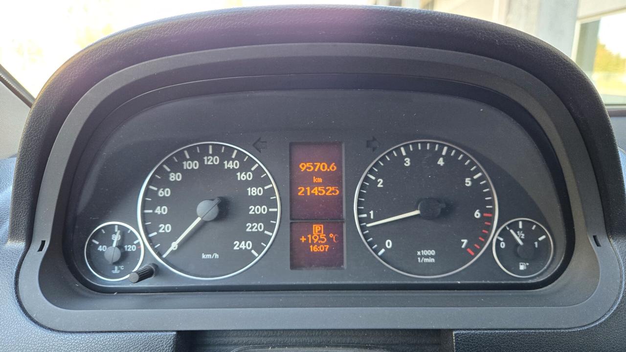 Mercedes-benz A 170 150 BlueEFFICIENCY Coupé Avantgarde