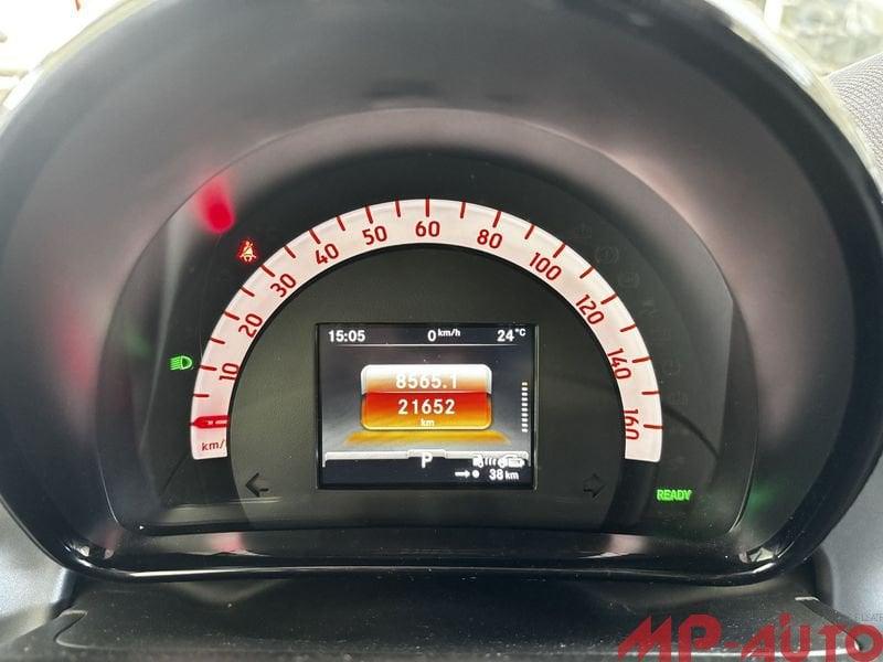 smart fortwo EQ tua a 247,00 euro al mese