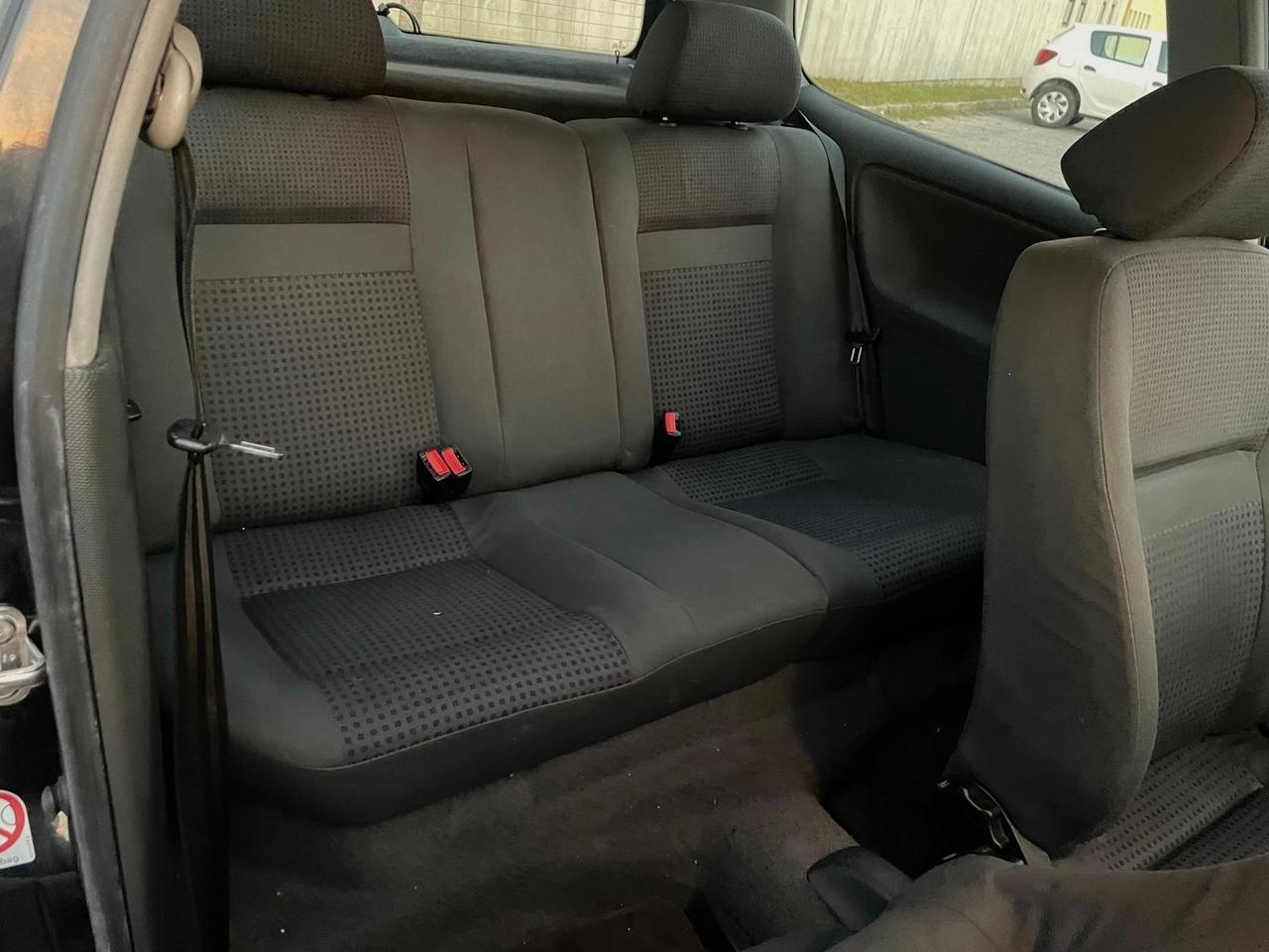 Volkswagen Polo 1.4 cat 3 porte Comfortline per Neopatentati