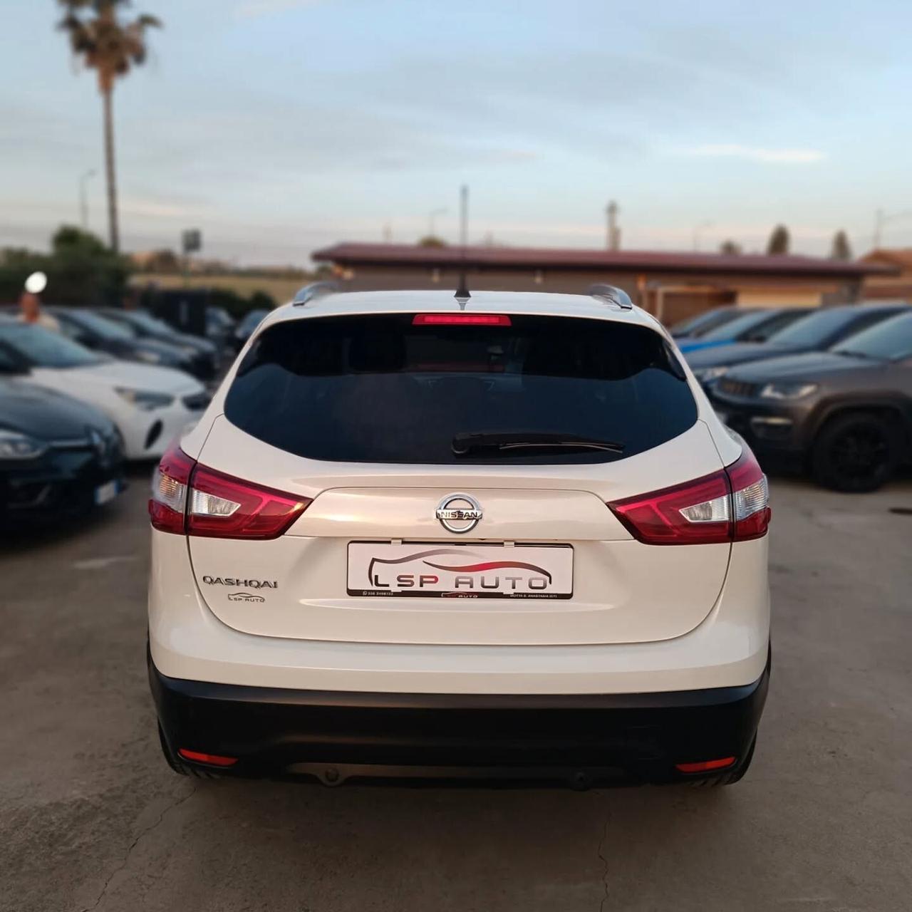Nissan Qashqai 1.6 dCi tekna STRAFULL
