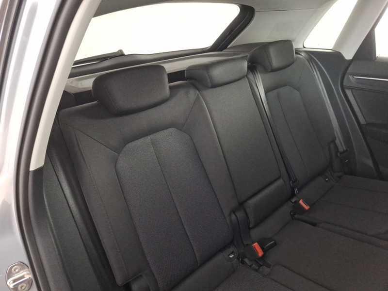 AUDI Q3 35 TDI S tronic Business