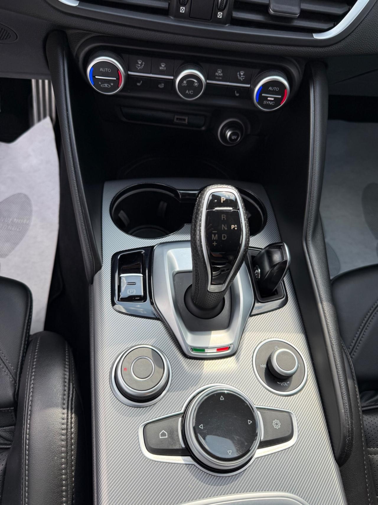 Alfa Romeo Giulia 2.2 210 CV AT8 AWD Q4 Veloce.IVA ESPOSTA