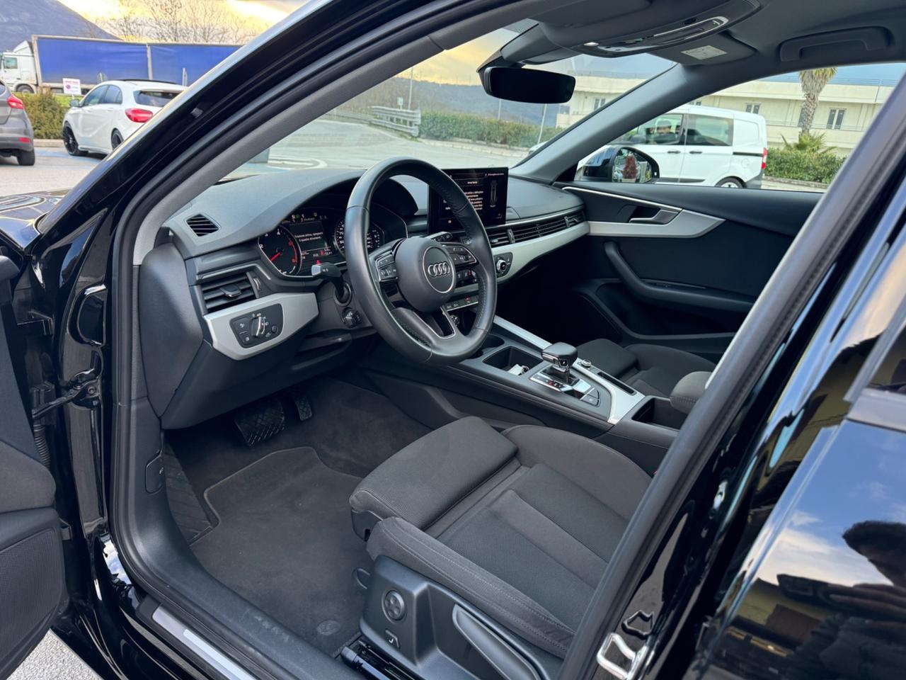 Audi A4 Avant 30 TDI/136 CV S tronic IBR/DIESEL