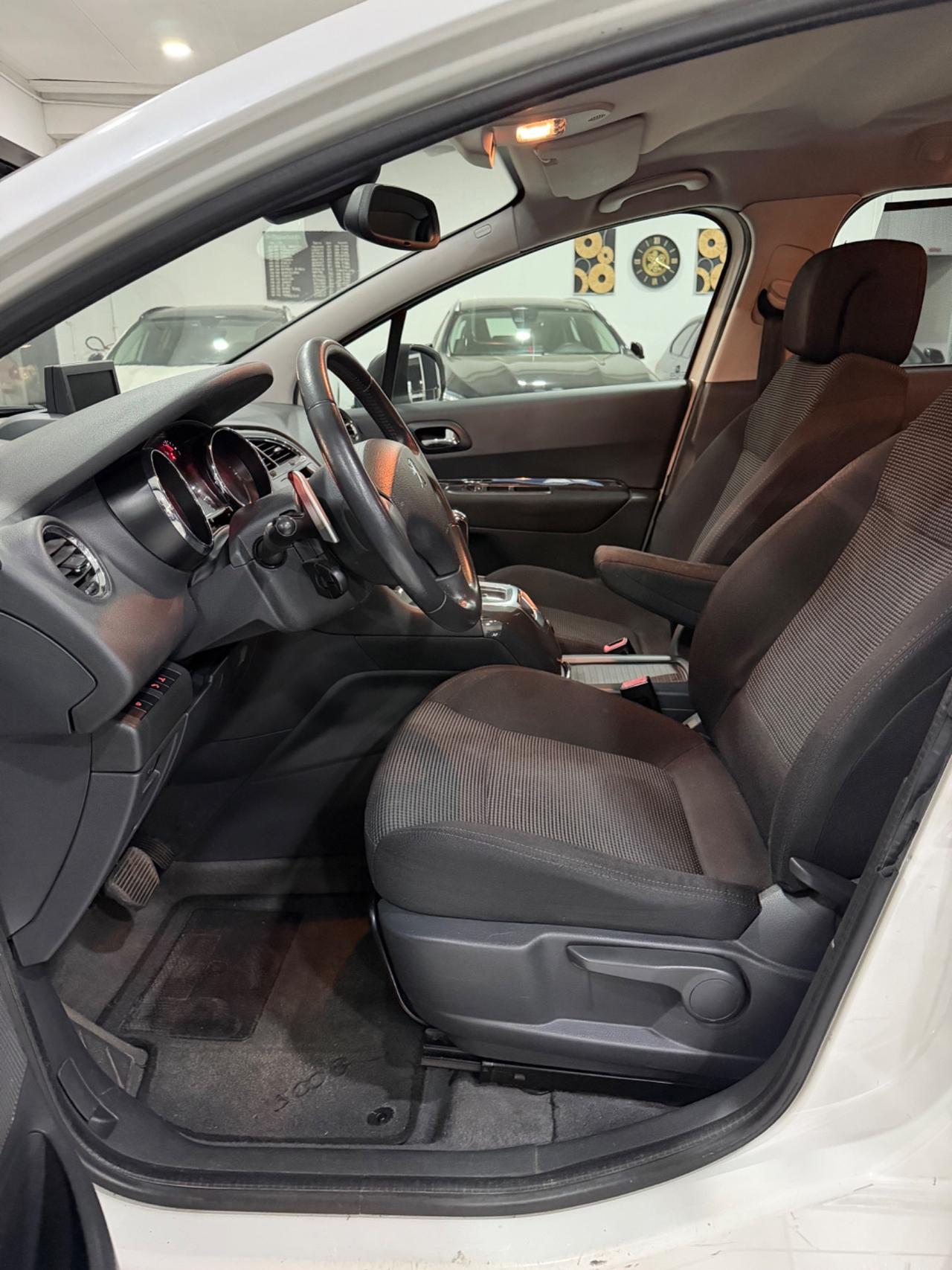 Peugeot 5008 1.6 e-HDi 112CV Stop&Start cambio robotizzato Family
