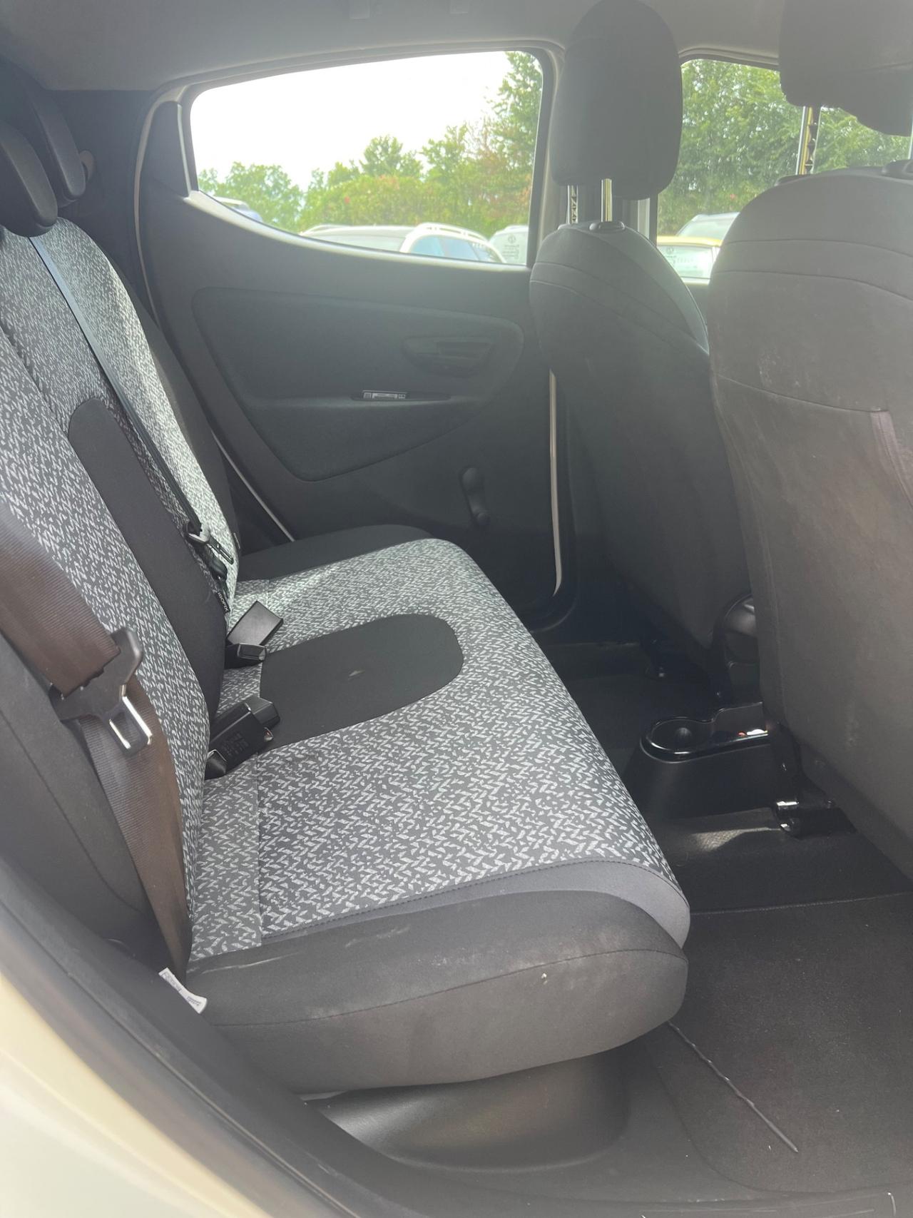 Lancia Ypsilon 1.2 69 CV Platinum NEOPATENTATI PERMUTE RATE GARANZIA