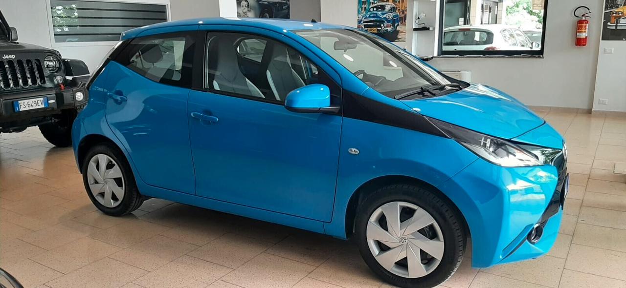 Toyota Aygo 1.0 VVT-i 69 CV 5 porte x-business