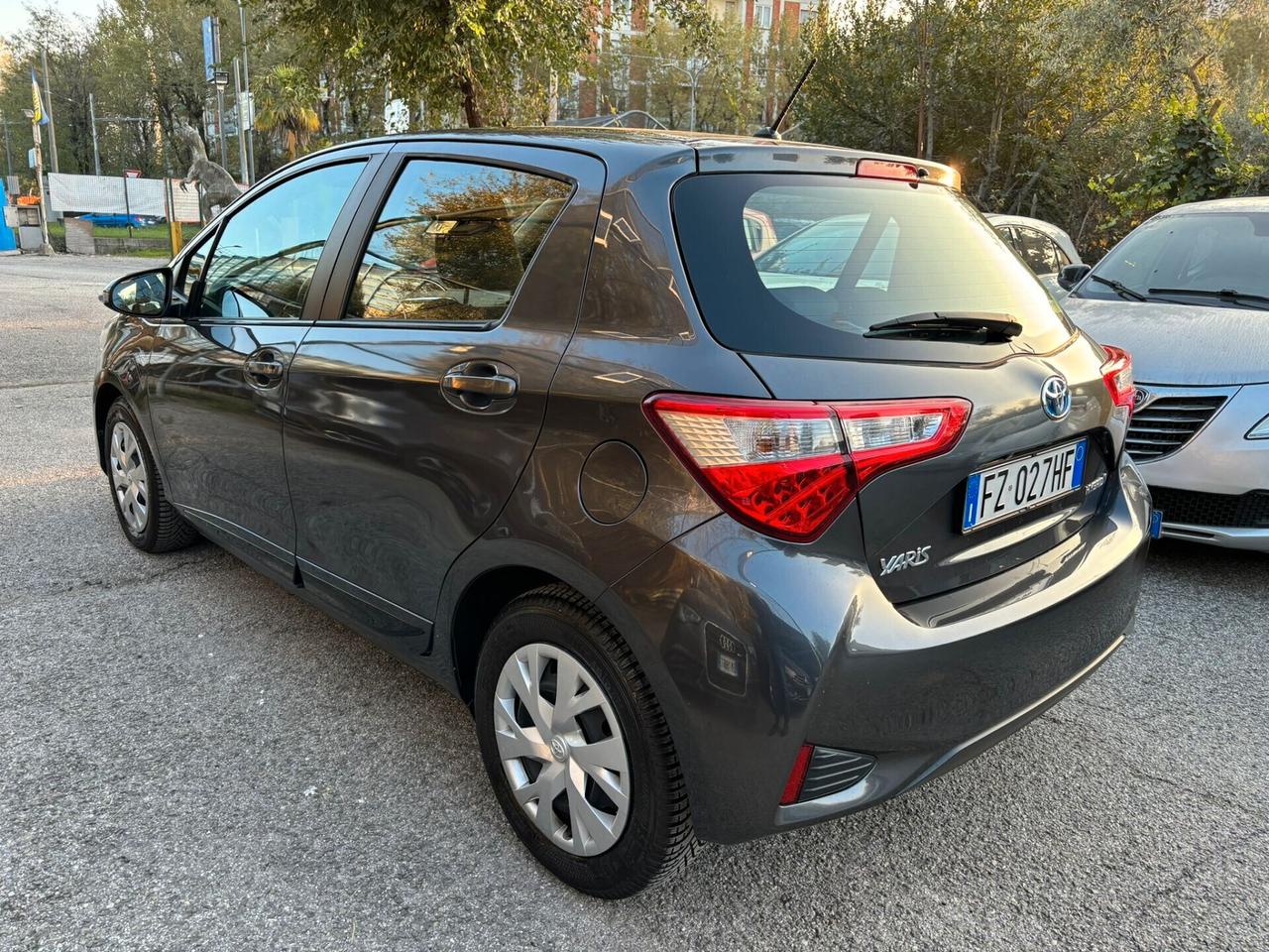 Toyota Yaris 1.5 Hybrid 5 porte OK Neopatentati