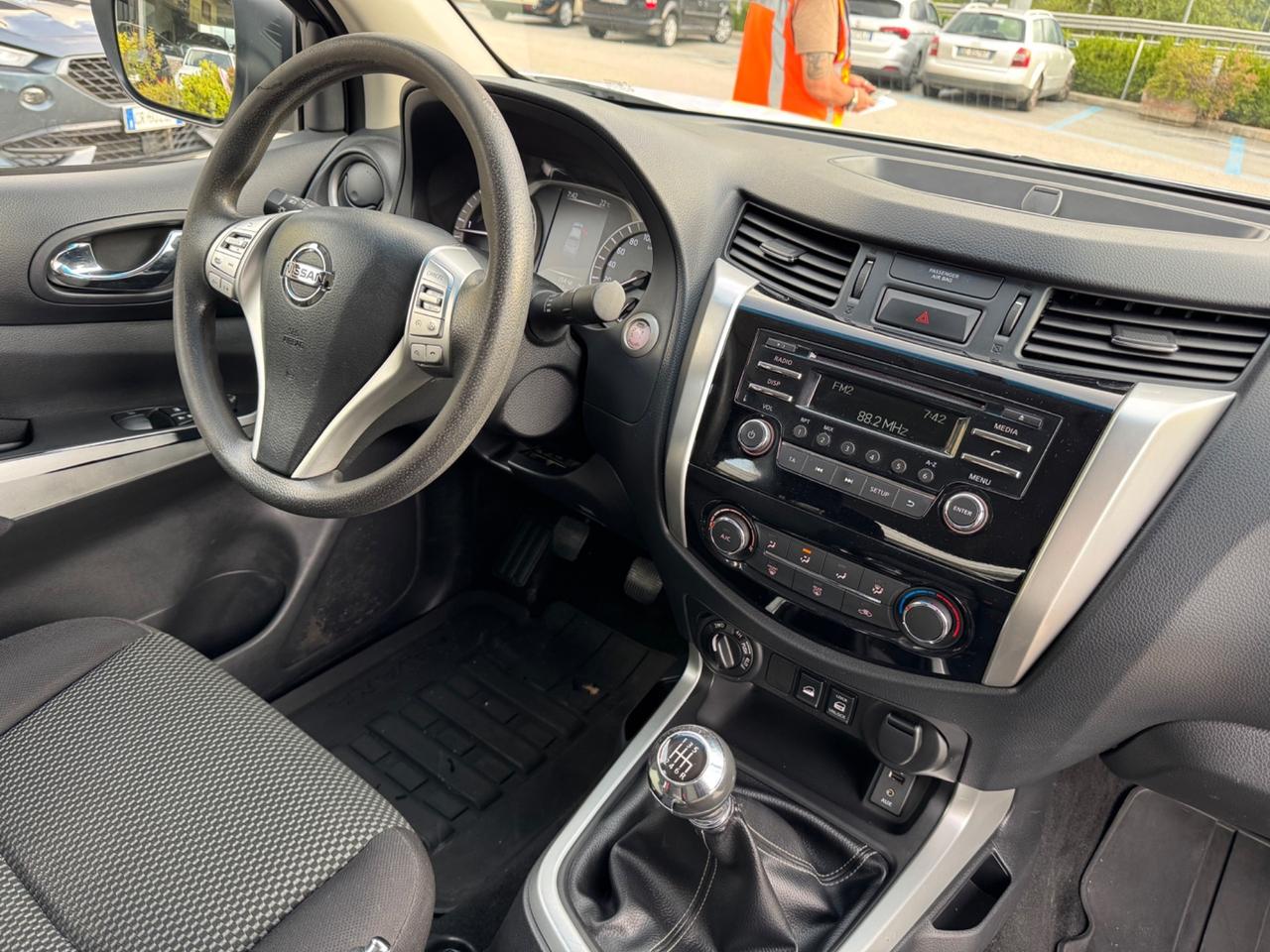Nissan Navara 2.3 dCi 4WD King Cab N-Connecta, FULL