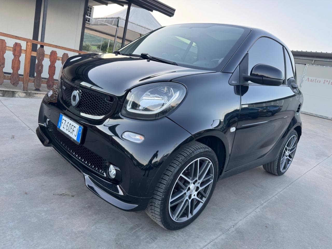 Smart ForTwo 1.0 70cv ALLESTIMENTO BRABUS