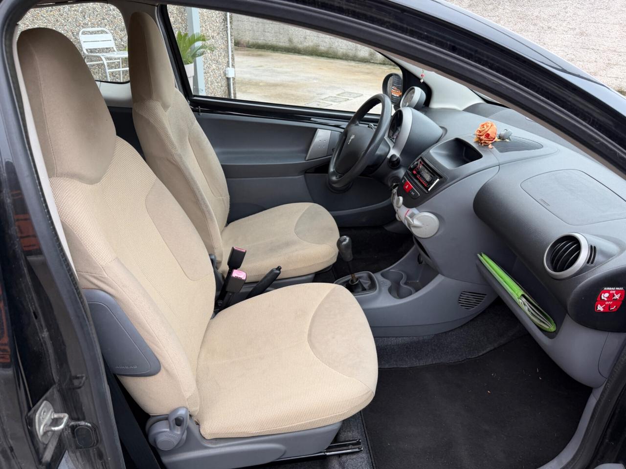 Peugeot 107 1.0 benzina euro4 68CV neopatentati