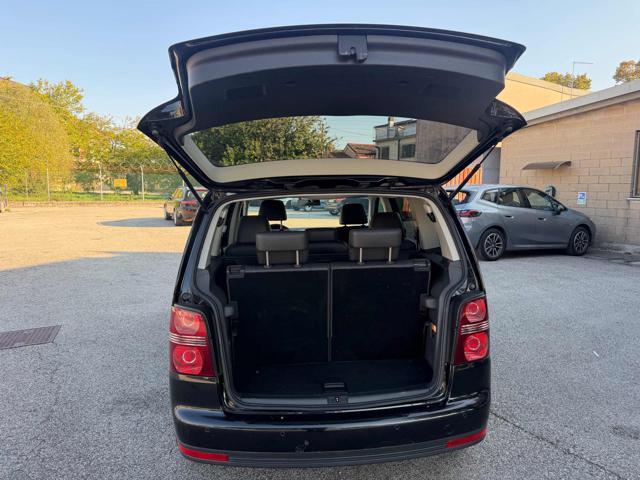 VOLKSWAGEN Touran 7posti 1.4 16V TSI 150CV Highline Ecofuel