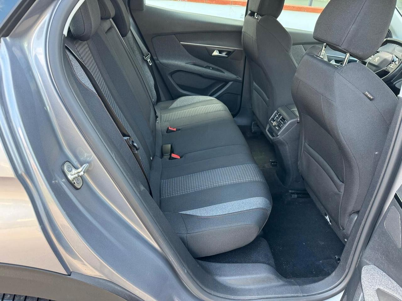 Peugeot 3008 Autocarro 5POSTI N1