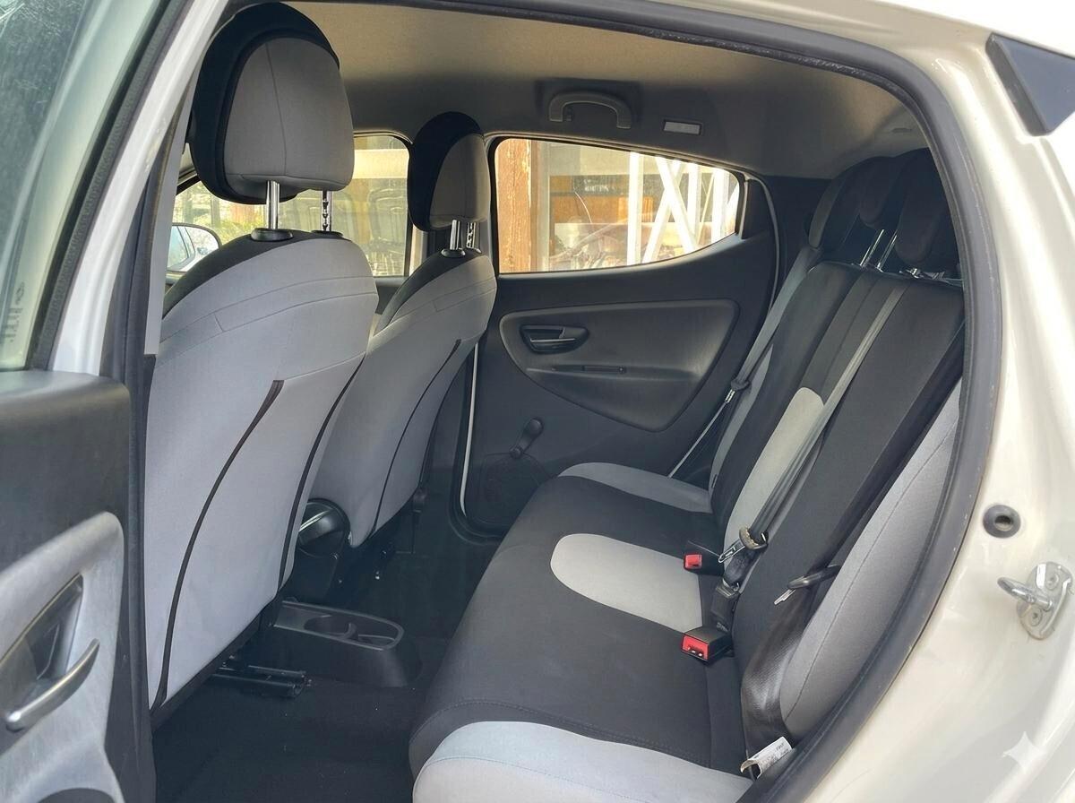 LANCIA YPSILON 1.2 B - 2015