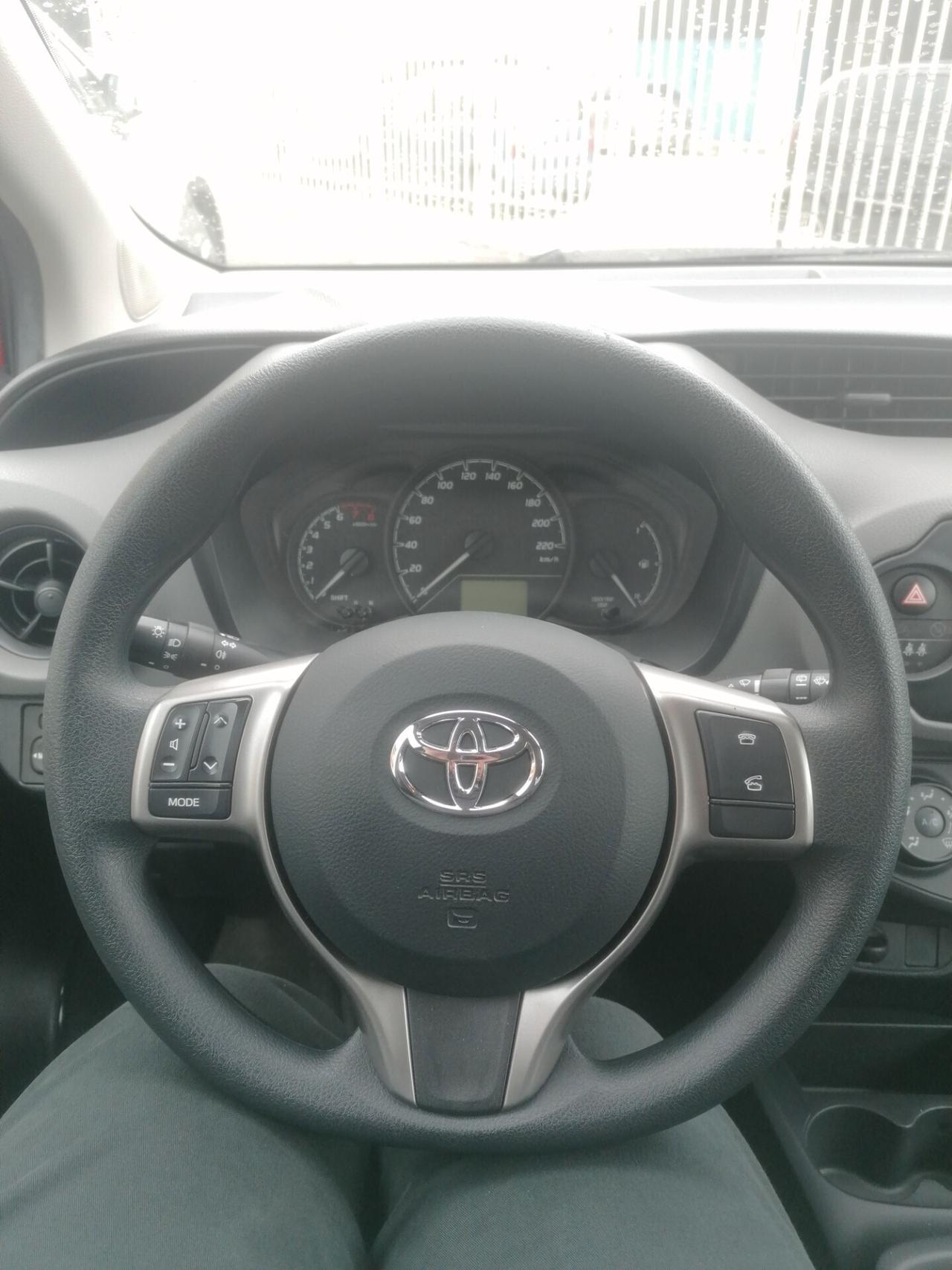 TOYOTA YARIS