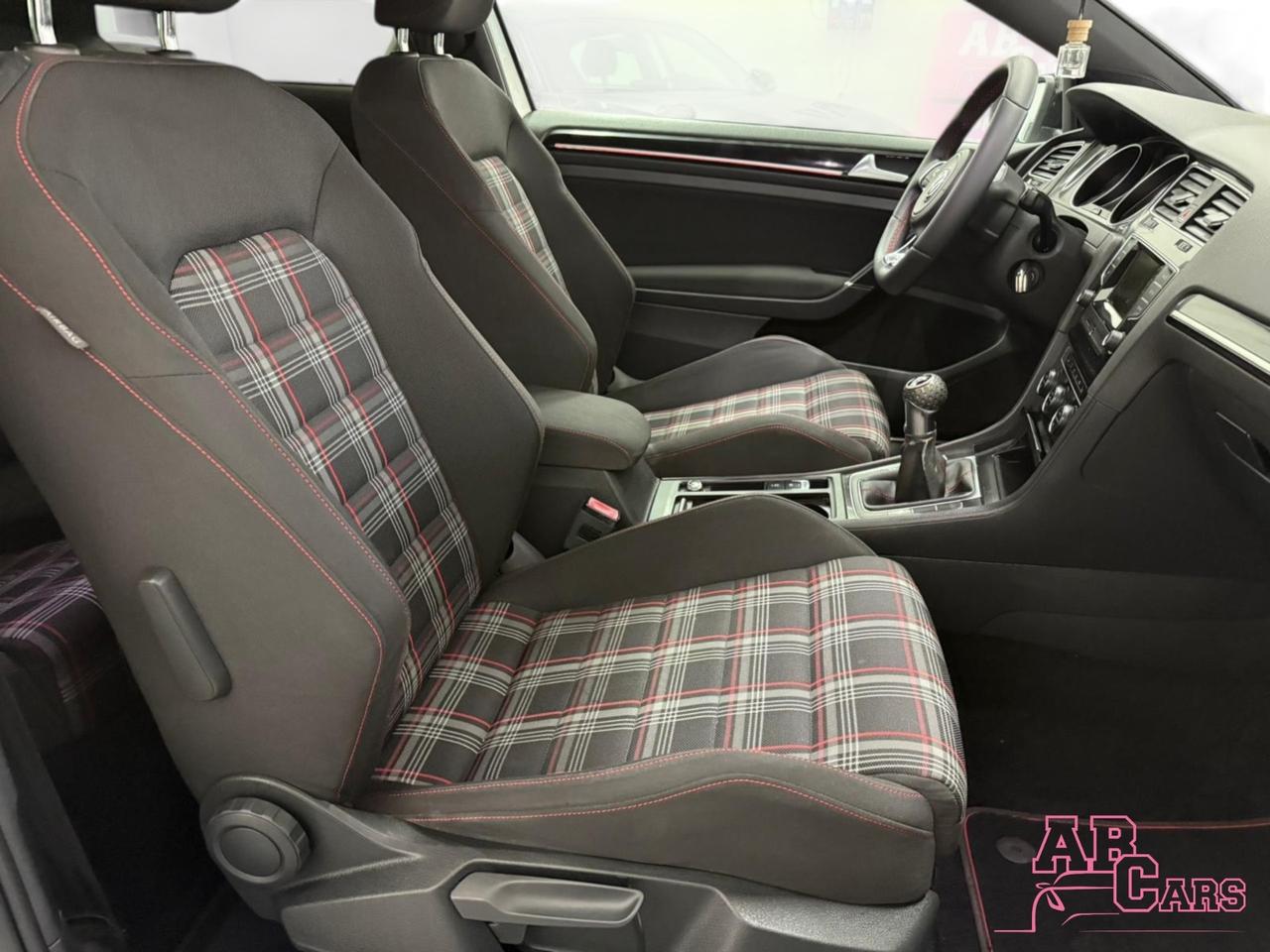 Volkswagen Golf GTI Performance