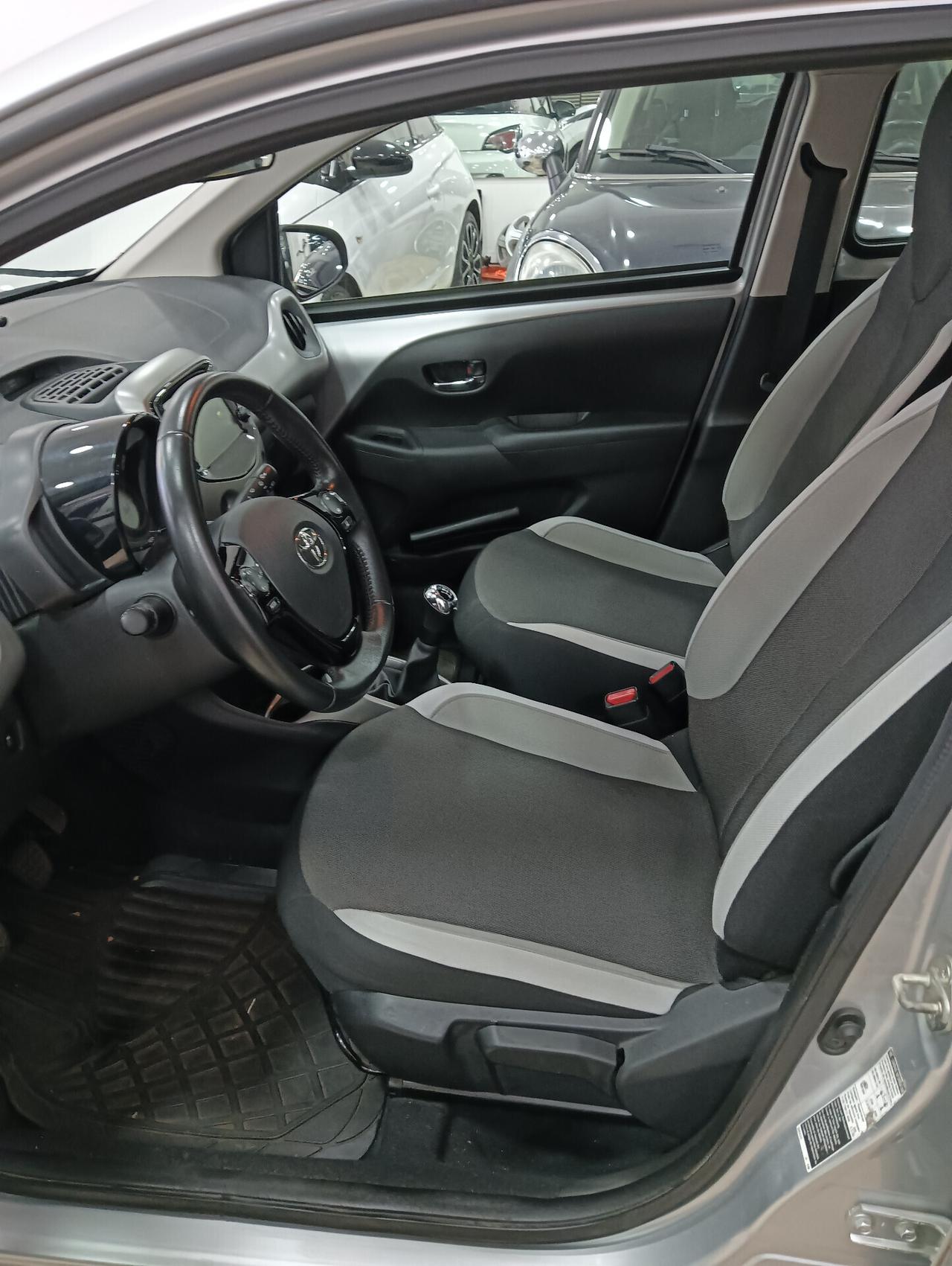 Toyota Aygo 1.0 VVT-i 72 CV 5 porte x-trend MMT