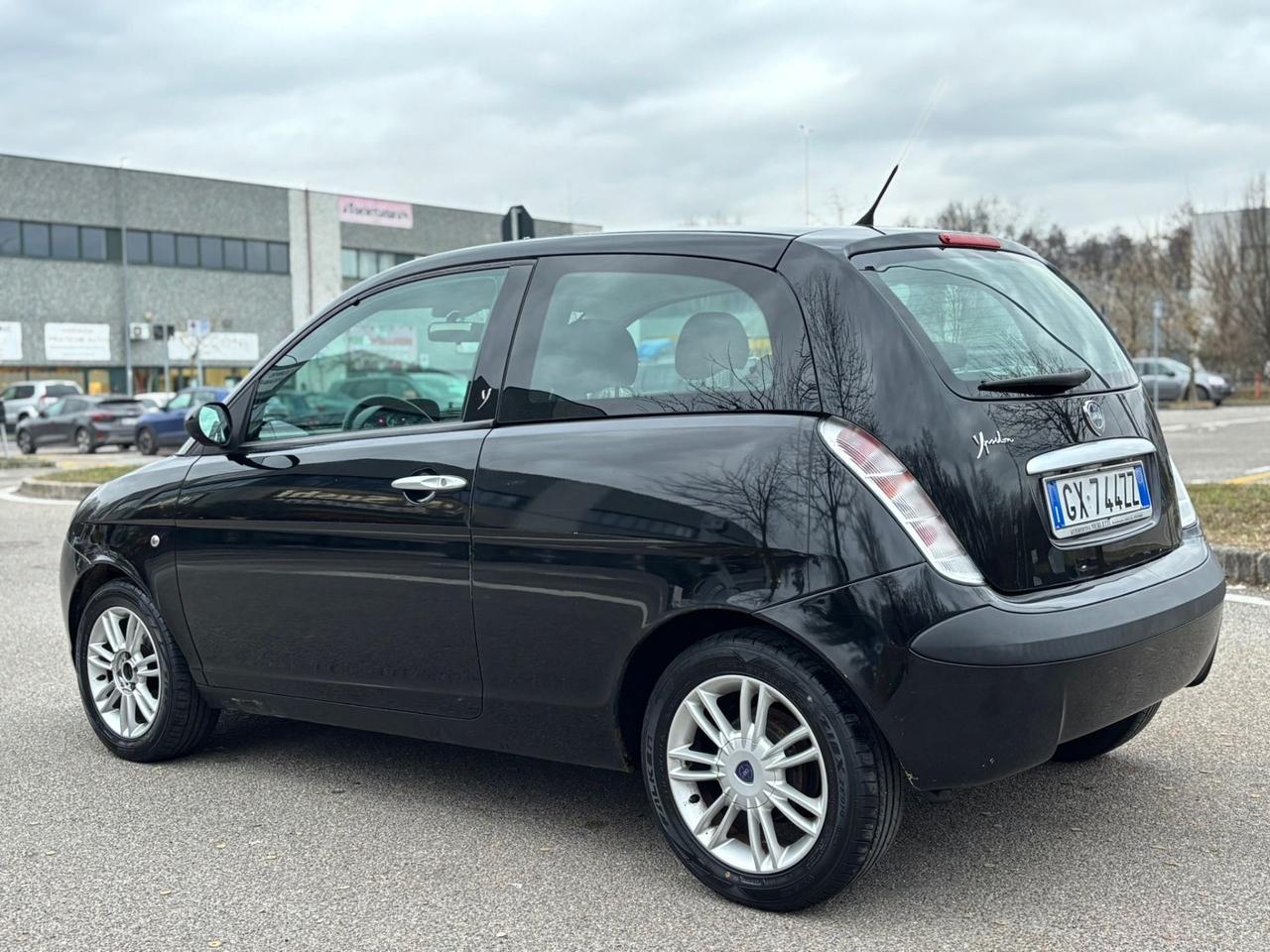 Lancia Ypsilon 1.2 69 CV Argento