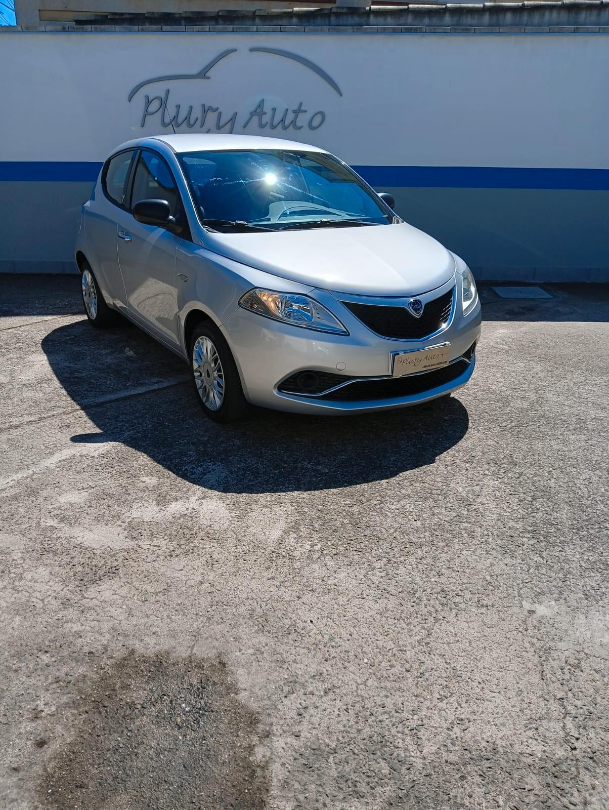 Lancia Ypsilon 1.3 MJT 16V 95 CV 5 porte S&S Silver