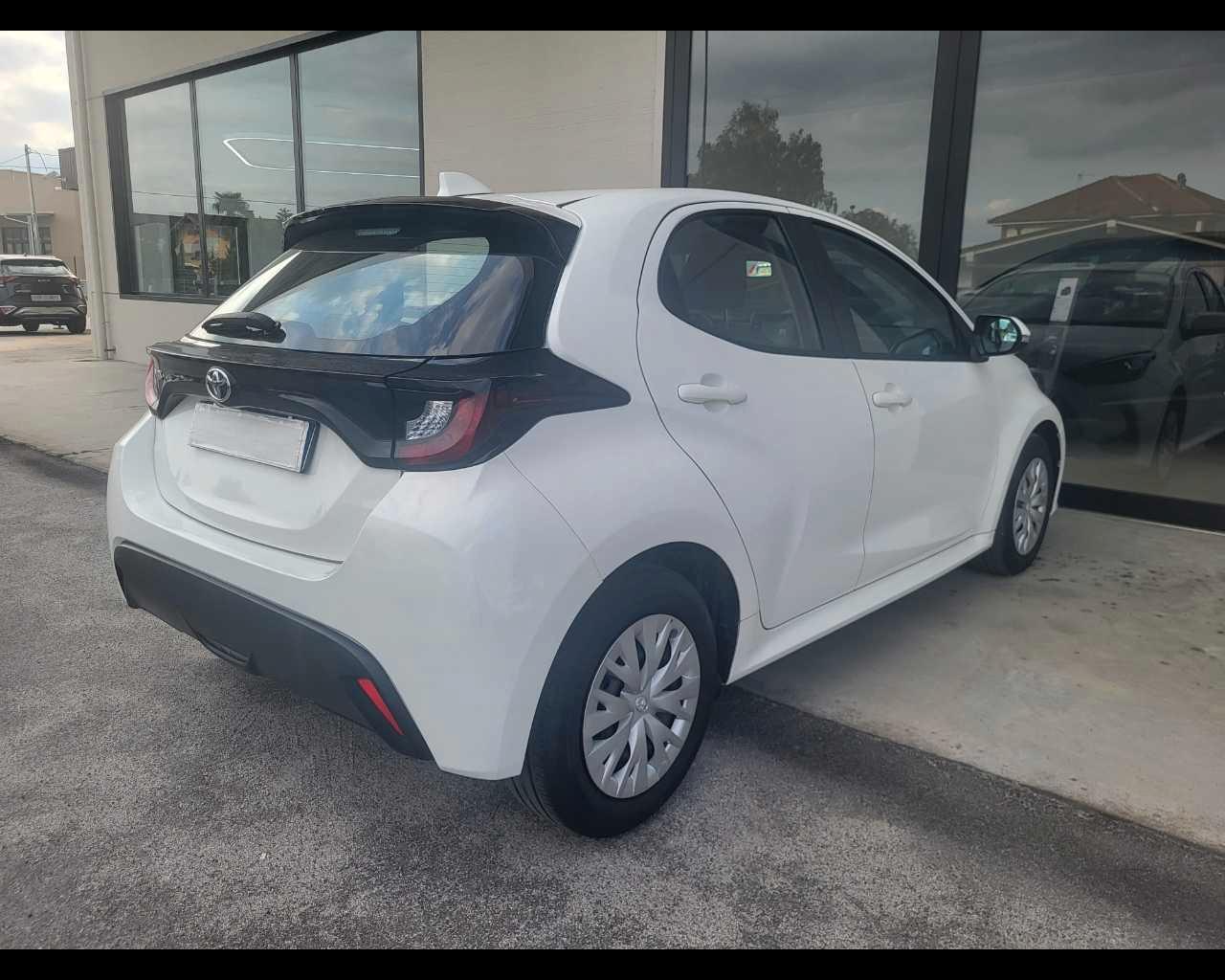 TOYOTA Yaris 1.0 Active