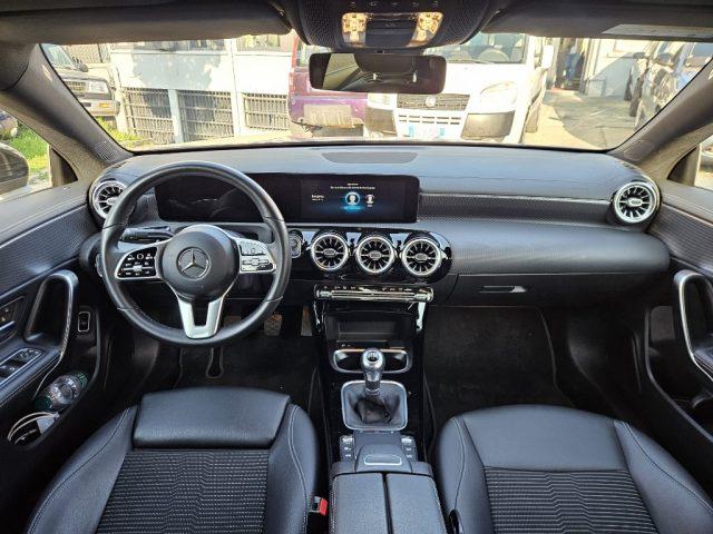 MERCEDES-BENZ CLA 200 d Premium