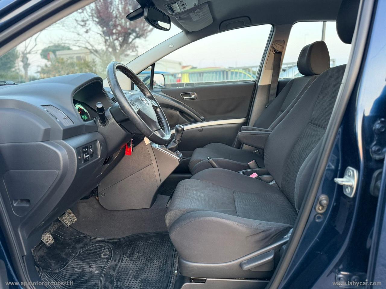 TOYOTA Corolla Verso 2.0 16V D-4D Sol 7 POSTI