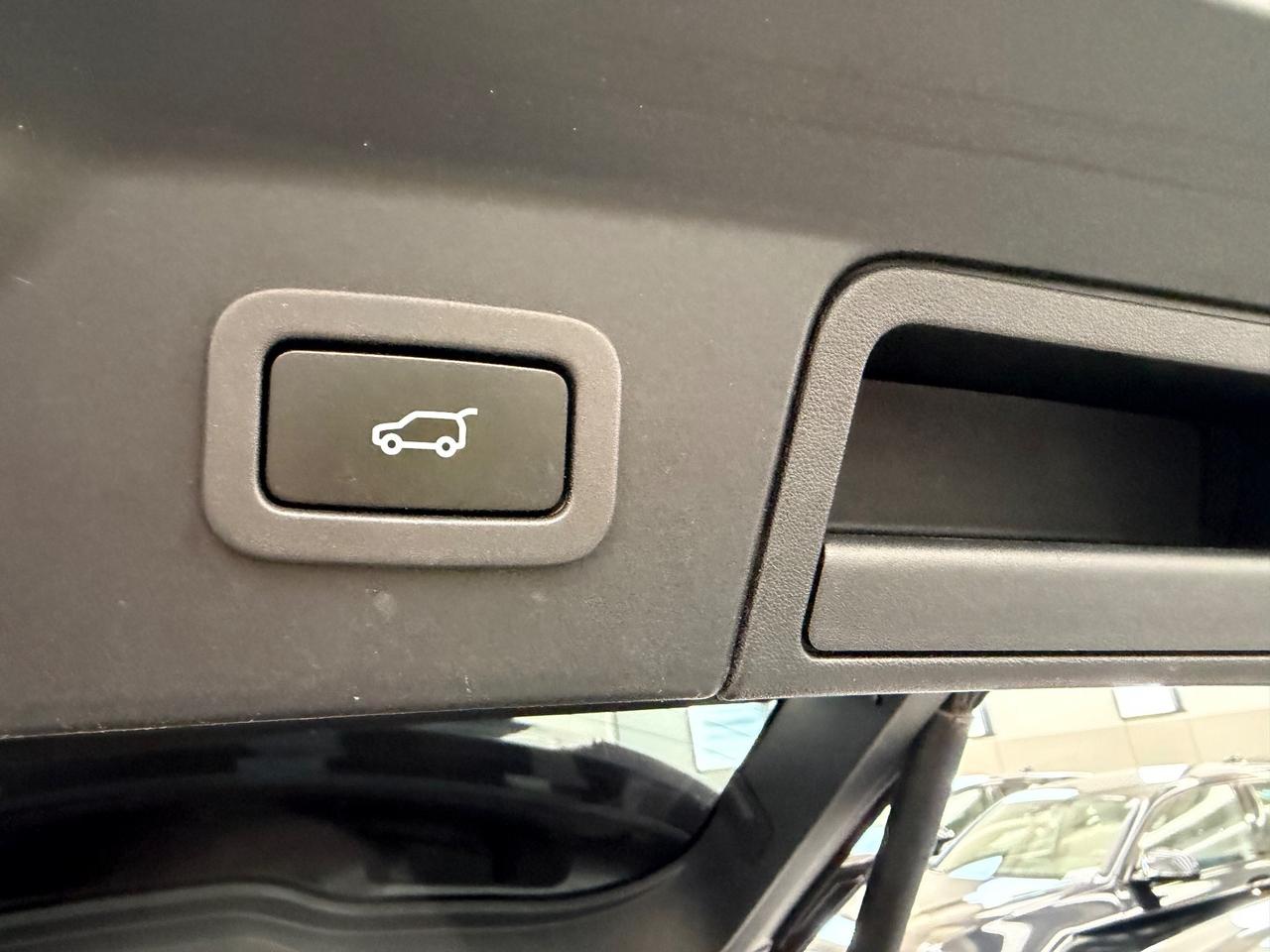 Land Rover Range Velar 2.0D I4 240 CV R-Dynamic SE