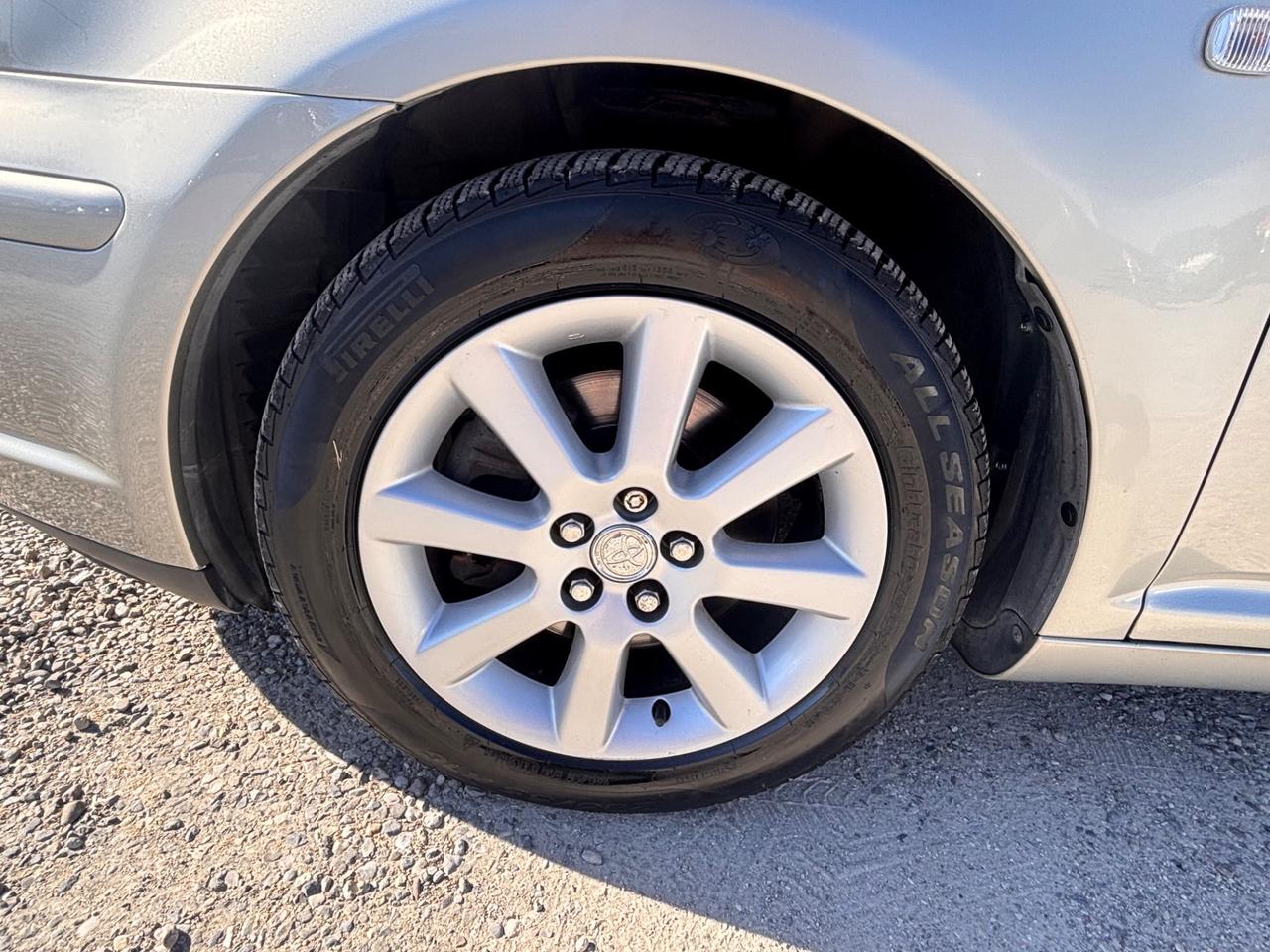Toyota Avensis 2.0 D-4D 16V Station Wagon