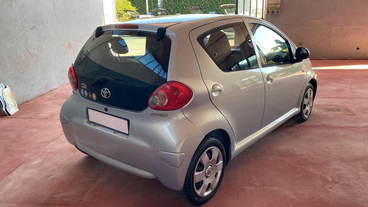 Toyota Aygo 1.0 12V VVT-i 5 porte