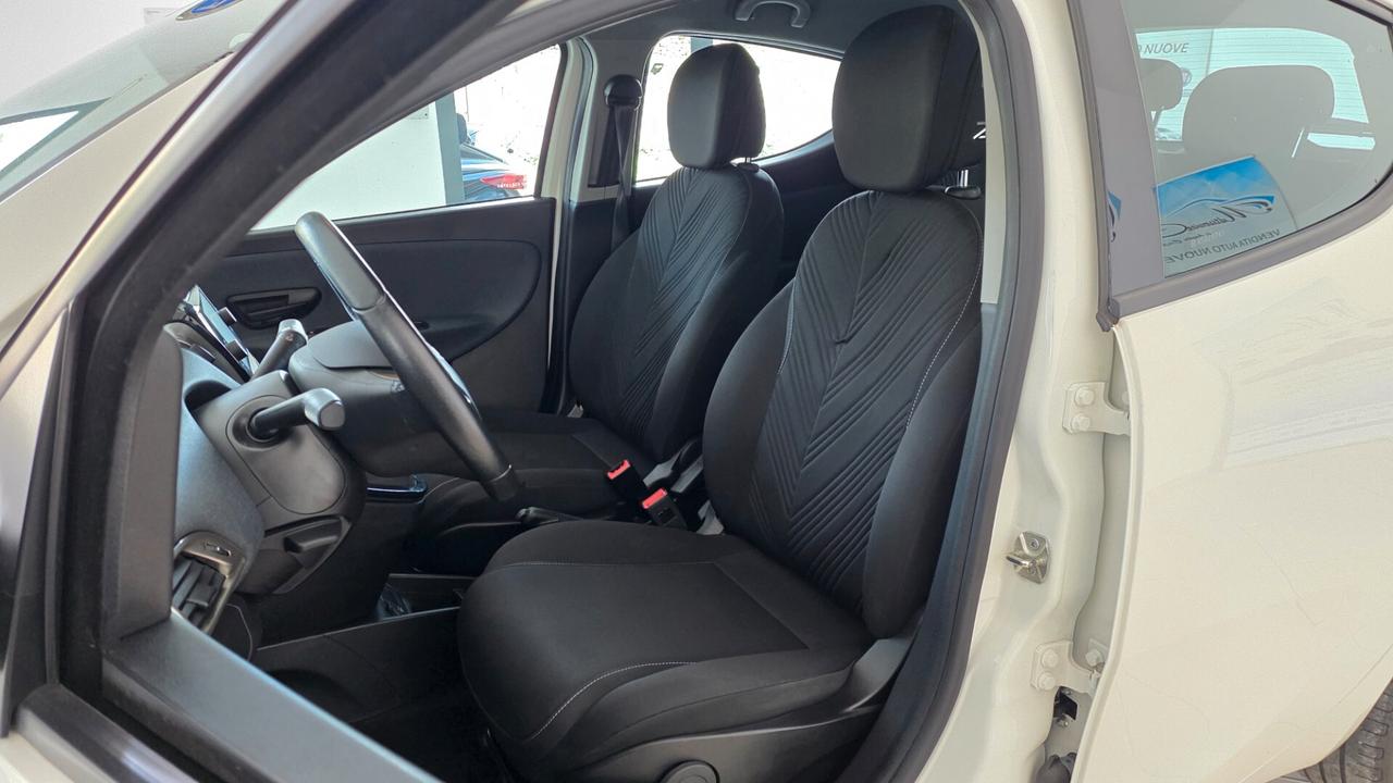 Lancia Ypsilon 1.0 FireFly 5 porte S&S Hybrid Gold