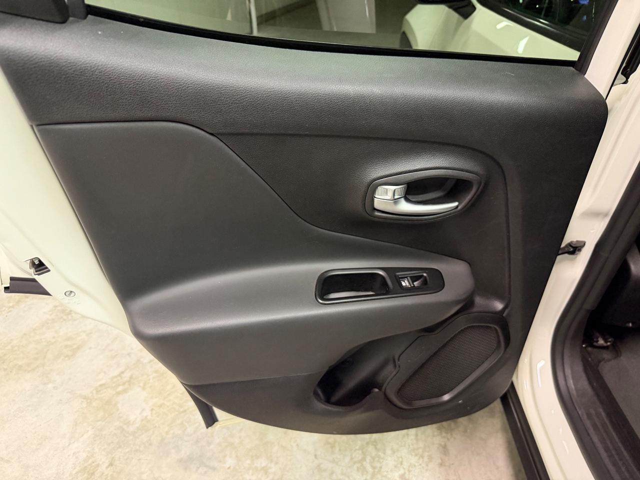 Jeep Renegade 1.6 Mjt DDCT 120 CV Sport