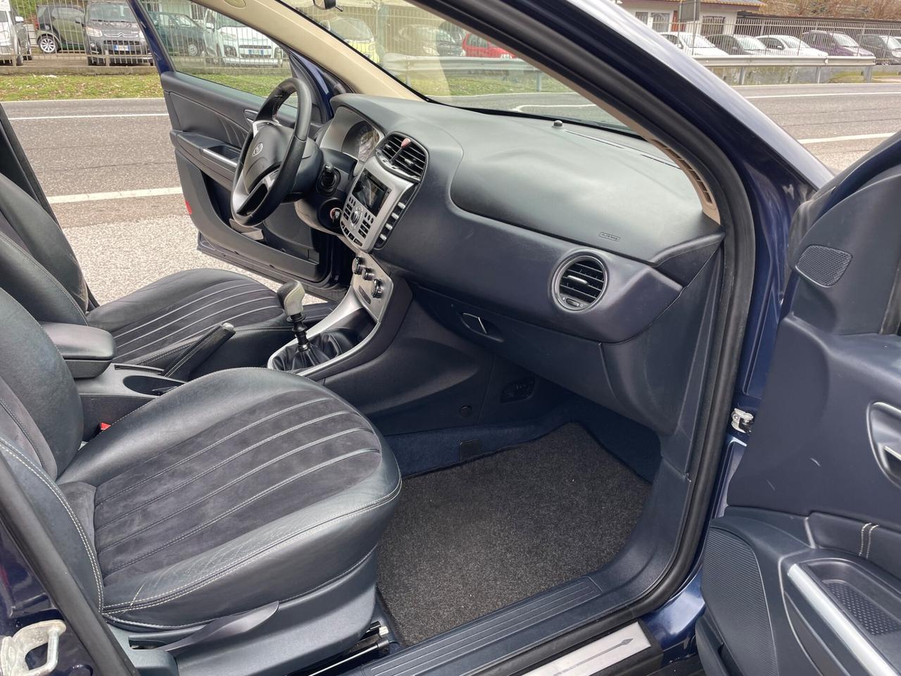 Lancia Delta 1.6 MJT DPF Silver