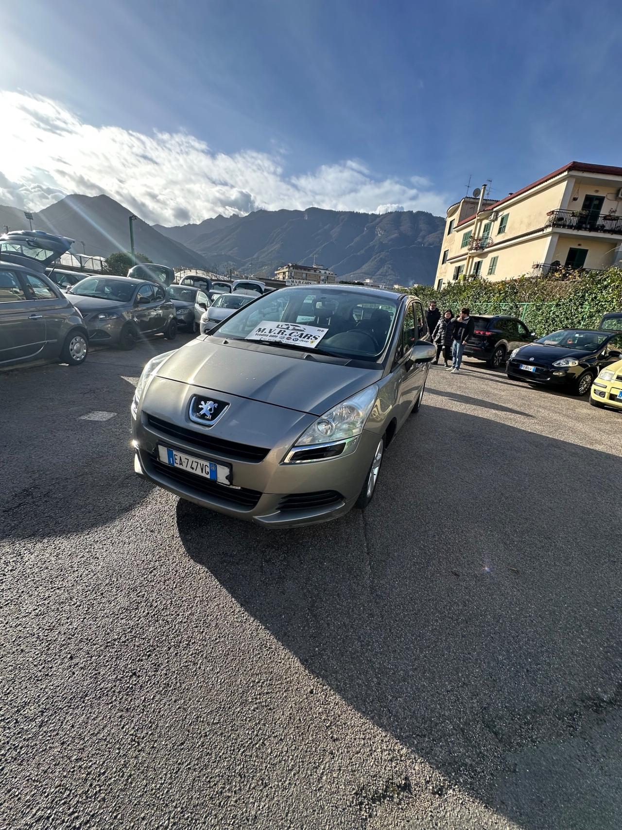 Peugeot 5008 1.6 HDi 110CV Féline