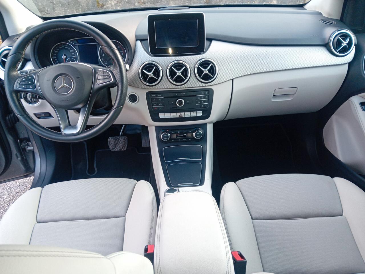 Mercedes-benz B 200 d Automatic Sport