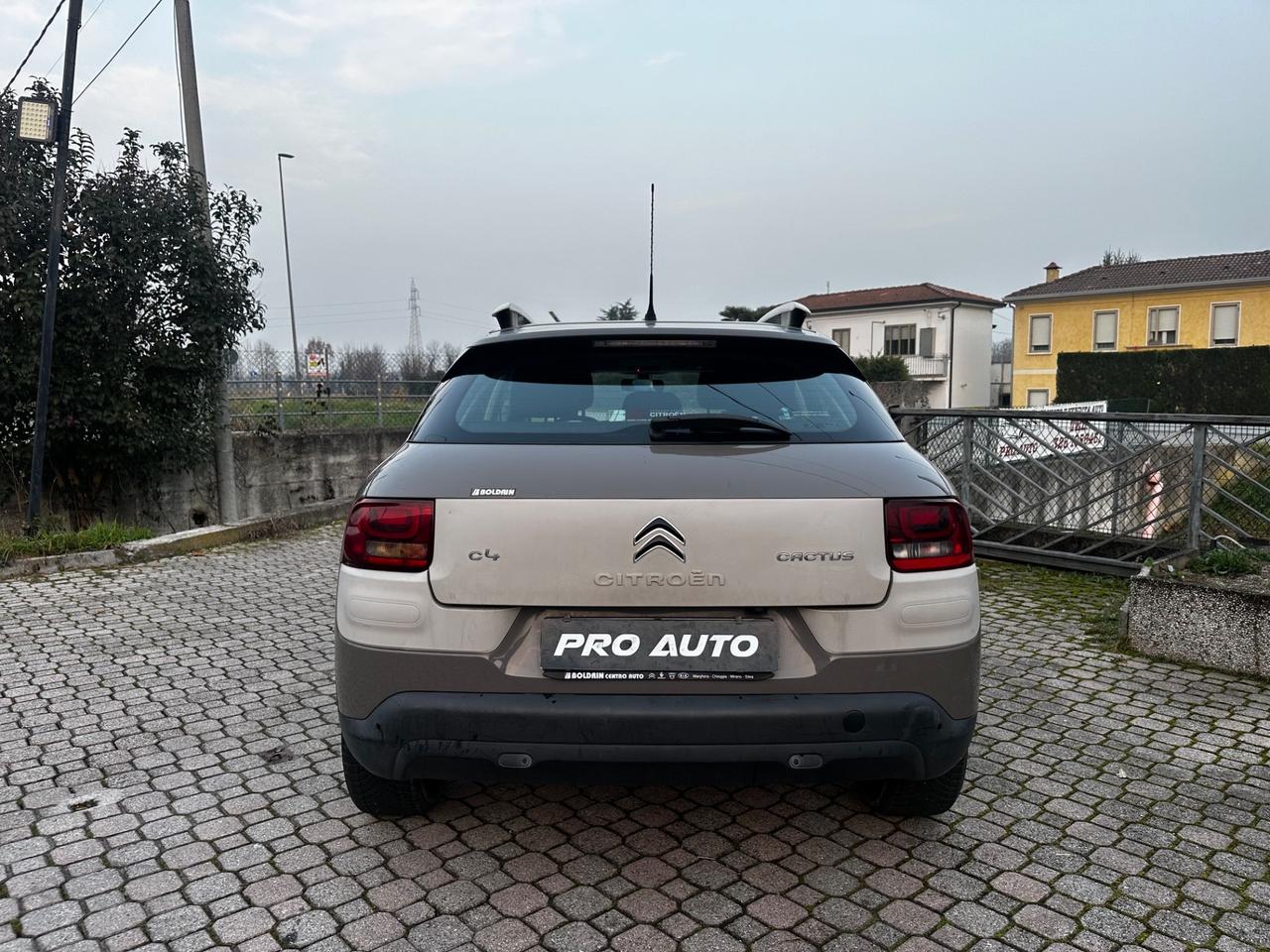 Citroen C4 Cactus PureTech 82 Shine Edition 76000KM