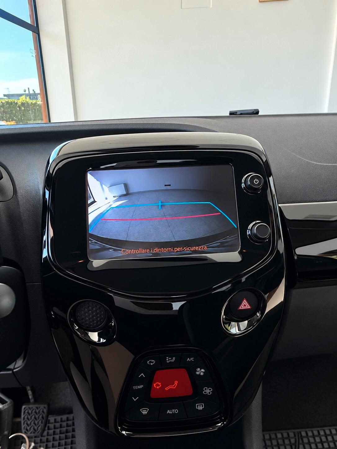 Toyota Aygo 1.0 VVT-i 69 CV 5 porte x-cite