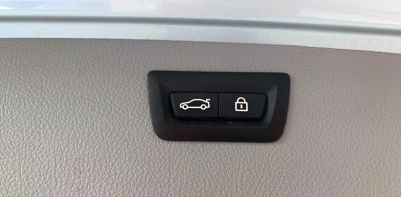 BMW 318d SW 150 CV TETTO APRIBILE INTERNI IN PELLE SEDILI RISCALDATI ED ELETTRICI