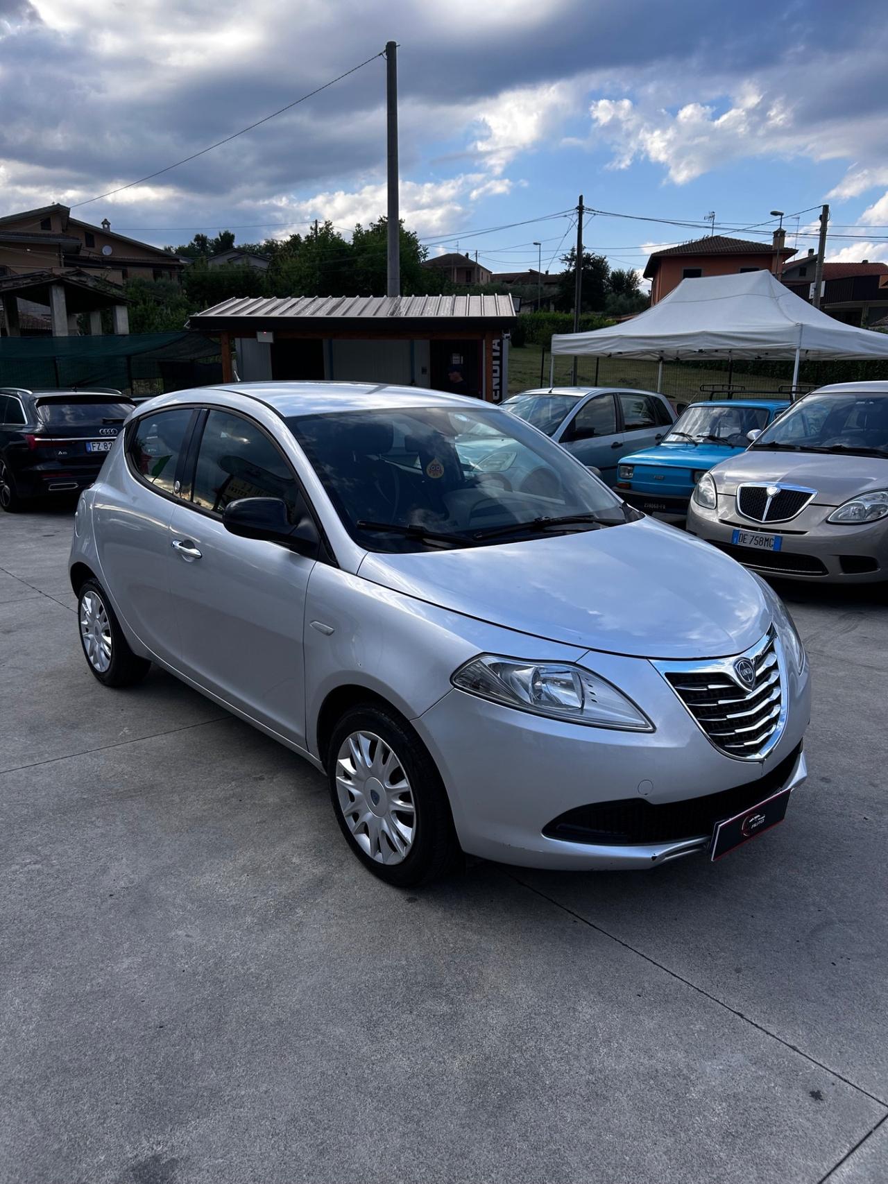 Lancia Ypsilon 1.2 69 CV 5 porte GPL Ecochic Silver