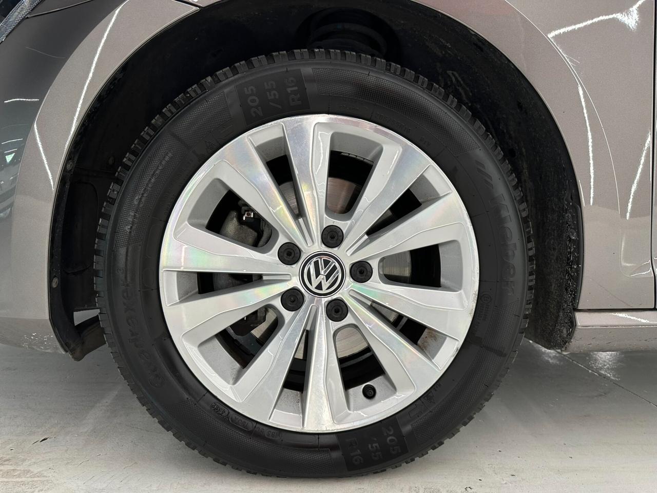 Volkswagen Golf 5p 1.6 110cv - AUTOMATICO-KM CERTIFICATI-PERMUTE