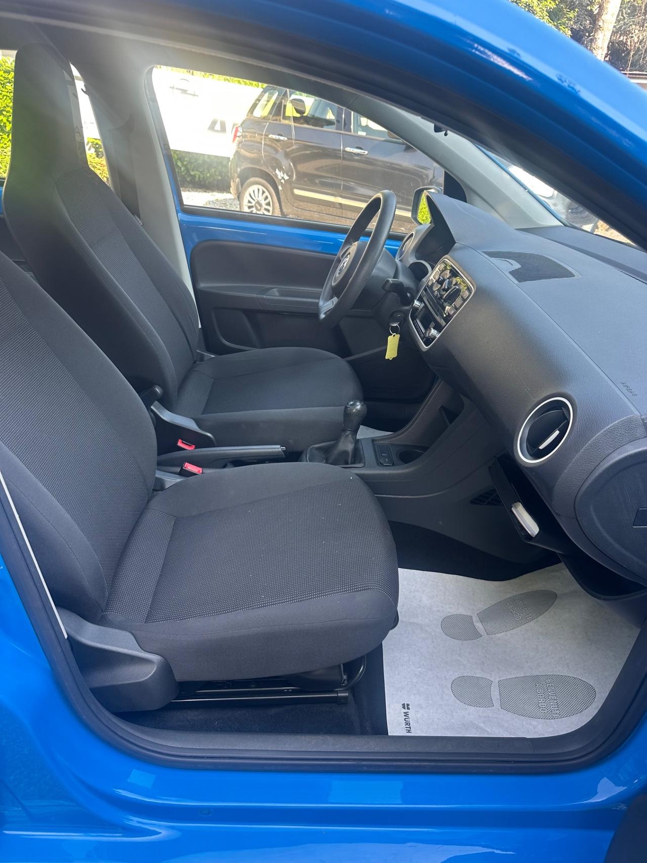 Volkswagen up! 1.0 75 CV 5p. club up!