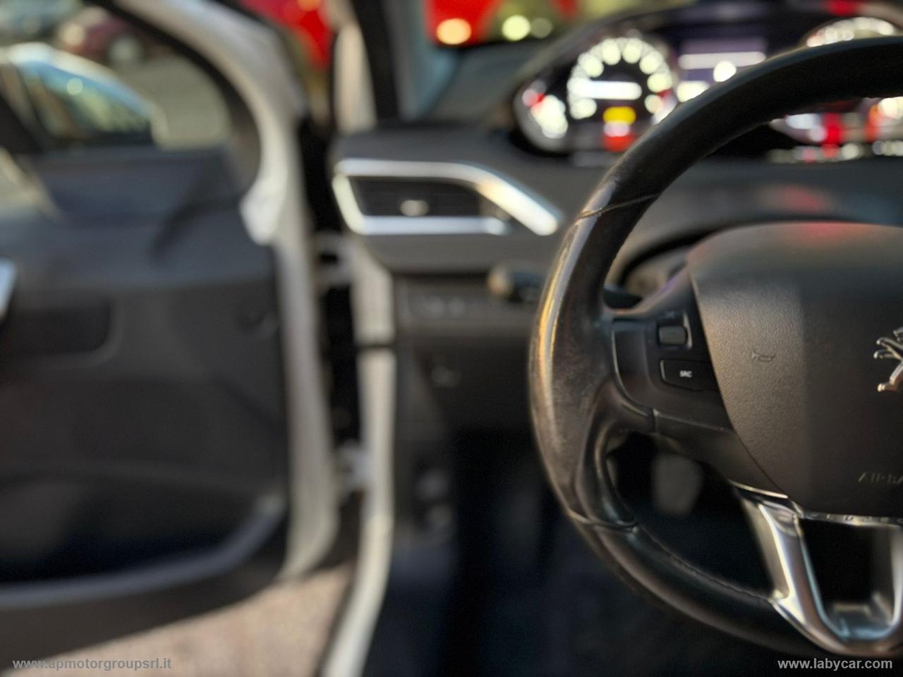 PEUGEOT 2008 PureTech 82 Allure