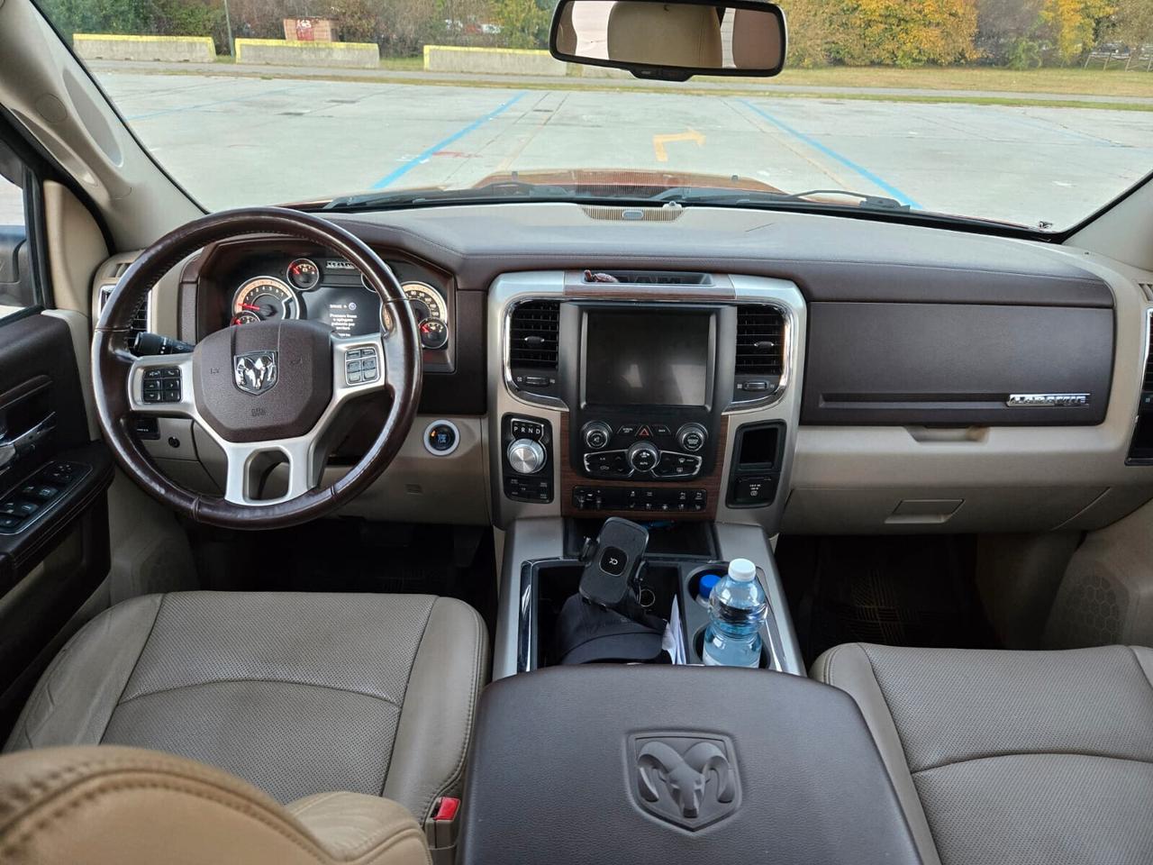 Dodge RAM 1500 HEMI 5.7 V8 -LARAMIE- 4X4