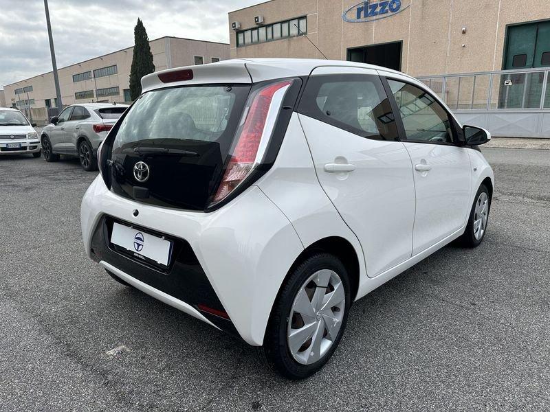 Toyota Aygo 1.0 VVT-i x-cool 5p. 69cv