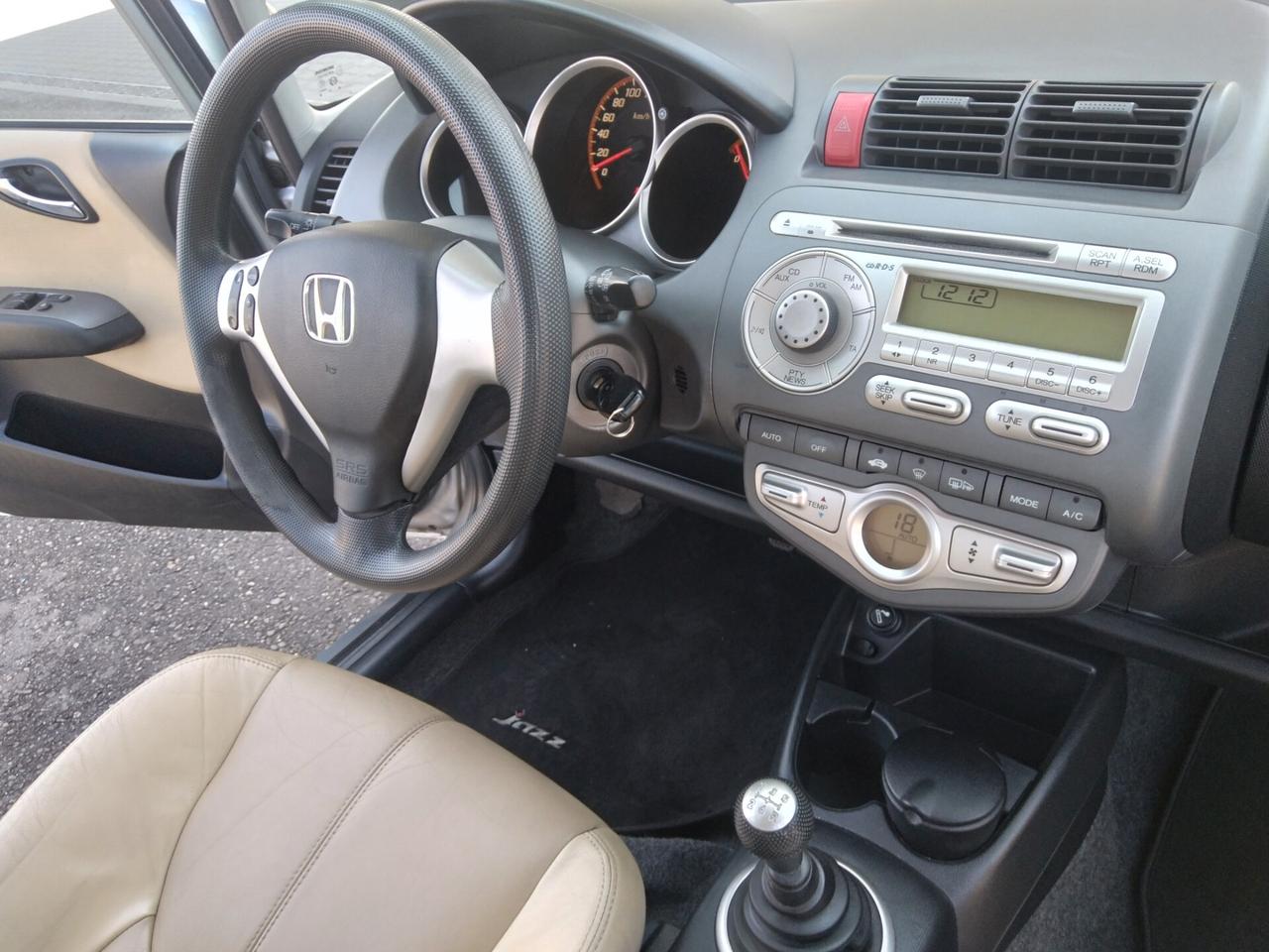 Honda Jazz 1.4 i-DSi 5p. LS Appeal x neopatentati