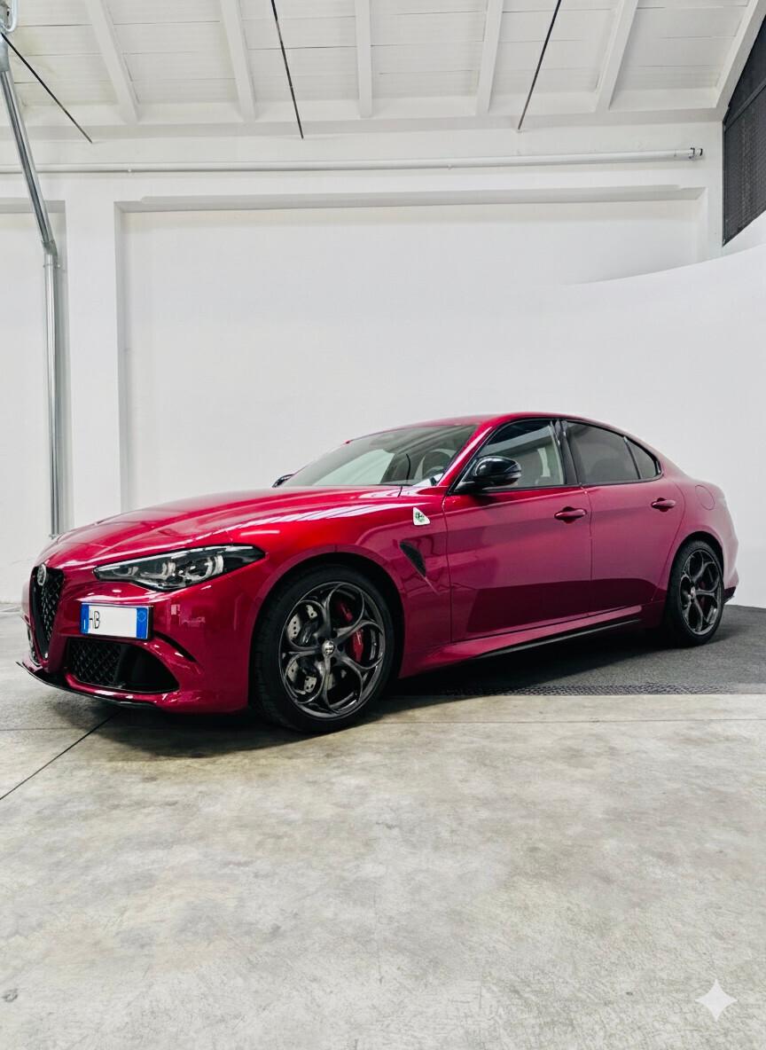 Alfa Romeo Giulia 2.9 V6 Bi-Turbo AT8 Quadrifoglio